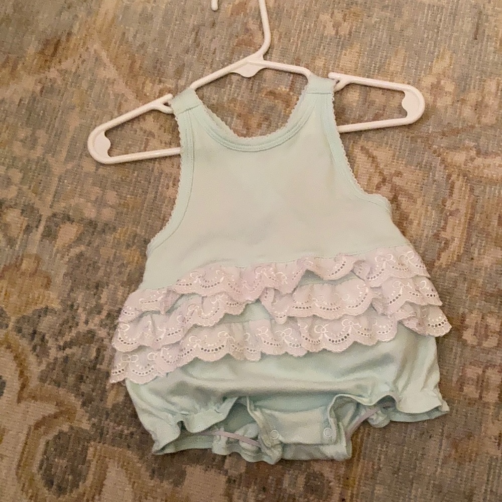 Kissy kissy sun suit